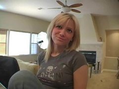 KiloPics.net presents: Cute girl in jeans sings for the camera