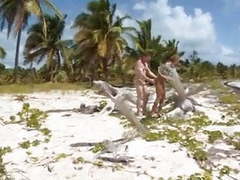 KiloPics.net presents: Beach sex