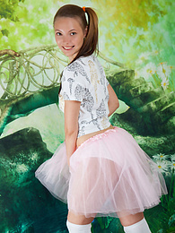 KiloPics.net presents: This hot shapely teen does not complicate things and gets straight down to the point