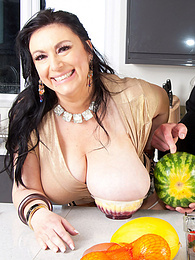 KiloPics.net presents: Sex in the kitchen