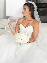 KiloPics.net presents: Bootylicious bride Kelsi Monroe screws a handsome officiant on her wedding day